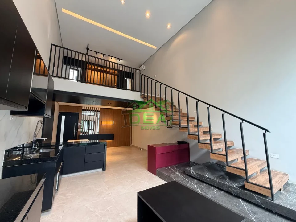 Sobrado Triplex com Pé-Direito Alto, Escritório e Terraço Gourmet no Alto da Lapa