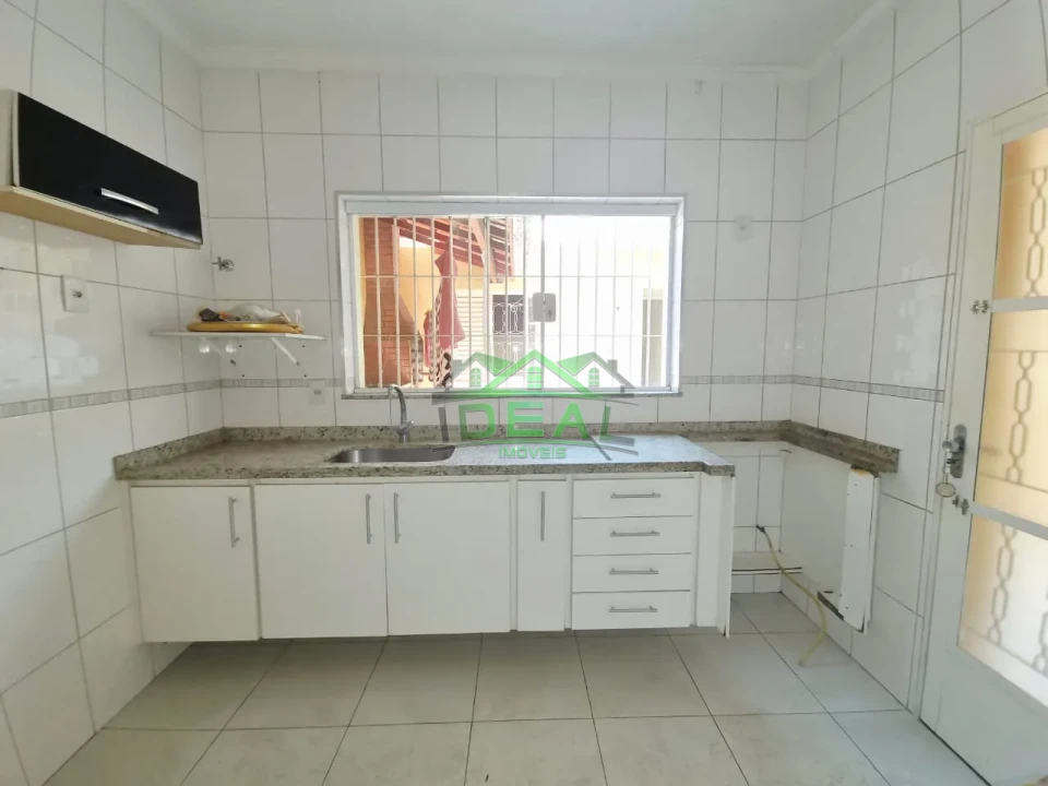 Sobrado para locação , 3 dormitórios sendo 1 Suíte, 2 vagas
