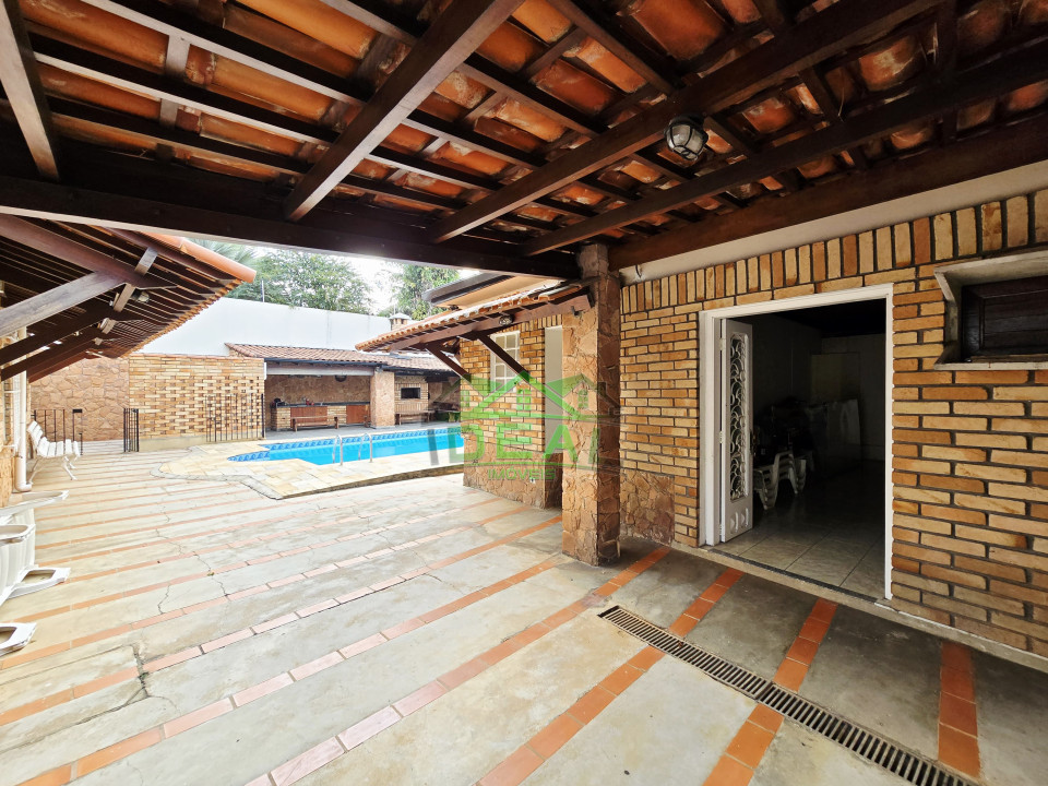 Imagens do imóveis Casa Térrea para Venda na Lapa, 4 dorm(s), 2 suite(s), 7 vaga(s), 500 m²AC e 710AT
