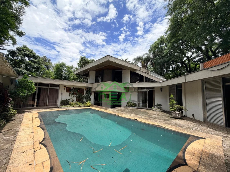 Casa para Venda no Alto de Pinheiros, 5 Dorms sendo 2 Suítes, 6 Vagas e Piscina