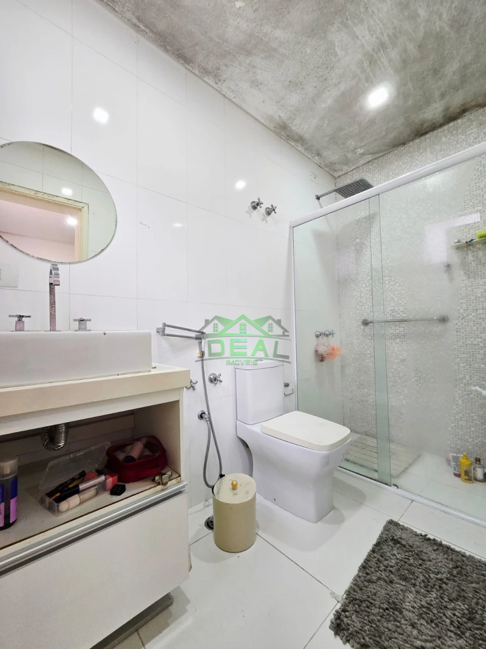 Casa Térrea Reformada na City Lapa, 4 Suítes, 6 Vagas, Piscina e Churrasqueira