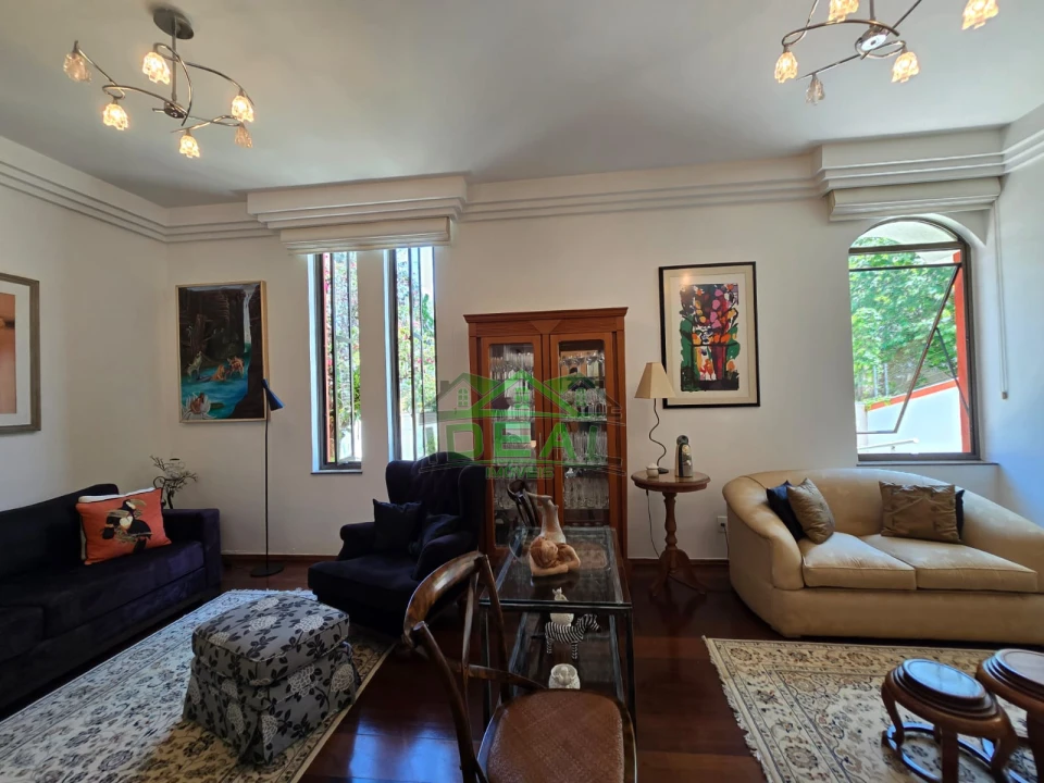 Casa Térrea para Venda no Alto de Pinheiros, 4 Dorms, 2 Suítes e 6 Vagas