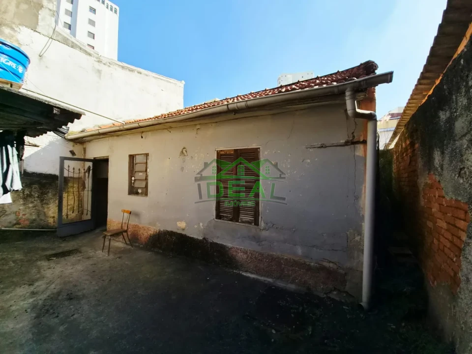 Casa térrea a venda, 2 casas no mesmo terreno, 3 vagas de garagem