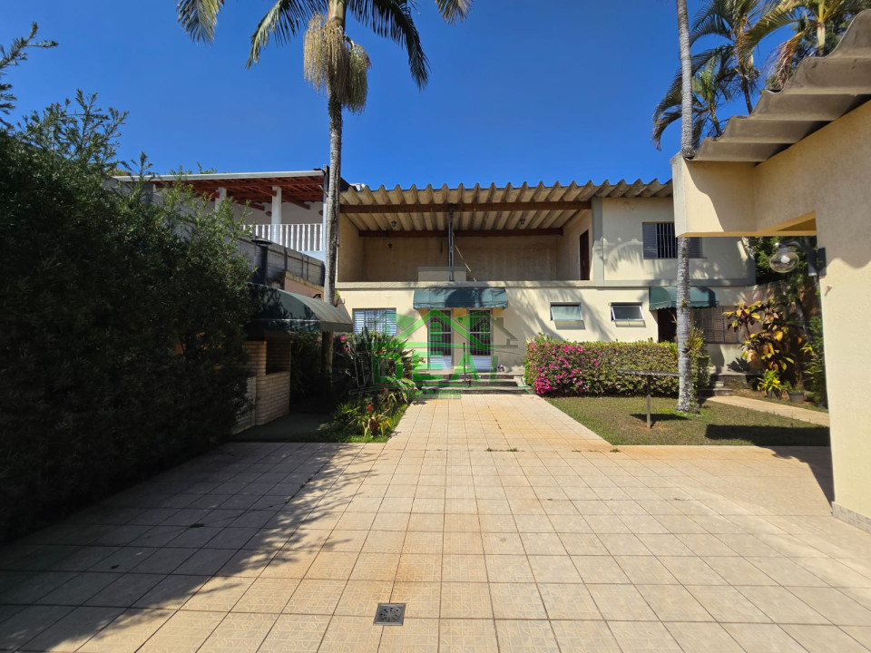 Casa à venda no Alto da Lapa, com possibilidade de uso residencial e comercial