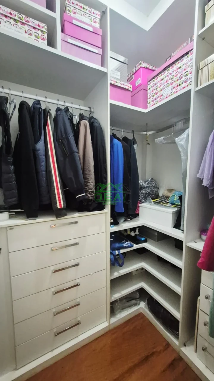 Imagens do imóveis Linda Casa com 4 suítes,6 vagas de garagem . Lazer completo