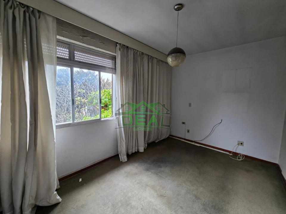 Casa Térrea disponível para Venda, com possibilidade de uso comercial ou residencial, localizada na Lapa.