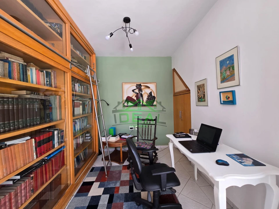 Casa Térrea para Venda no Alto de Pinheiros, 4 Dorms, 2 Suítes e 6 Vagas