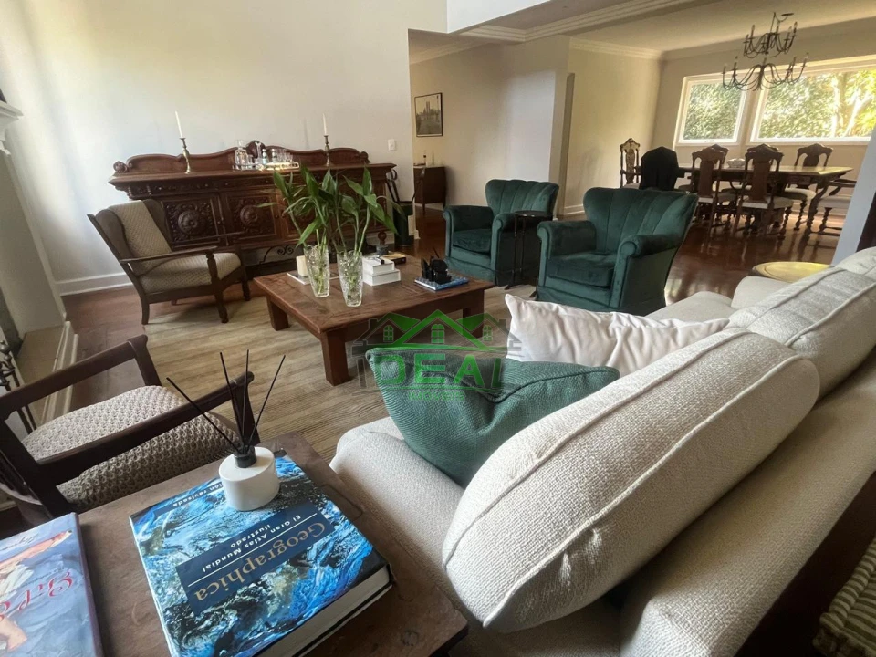 Casa de Condomínio para comprar 450m², 3 suítes, 6 vagas e 5 banheiros