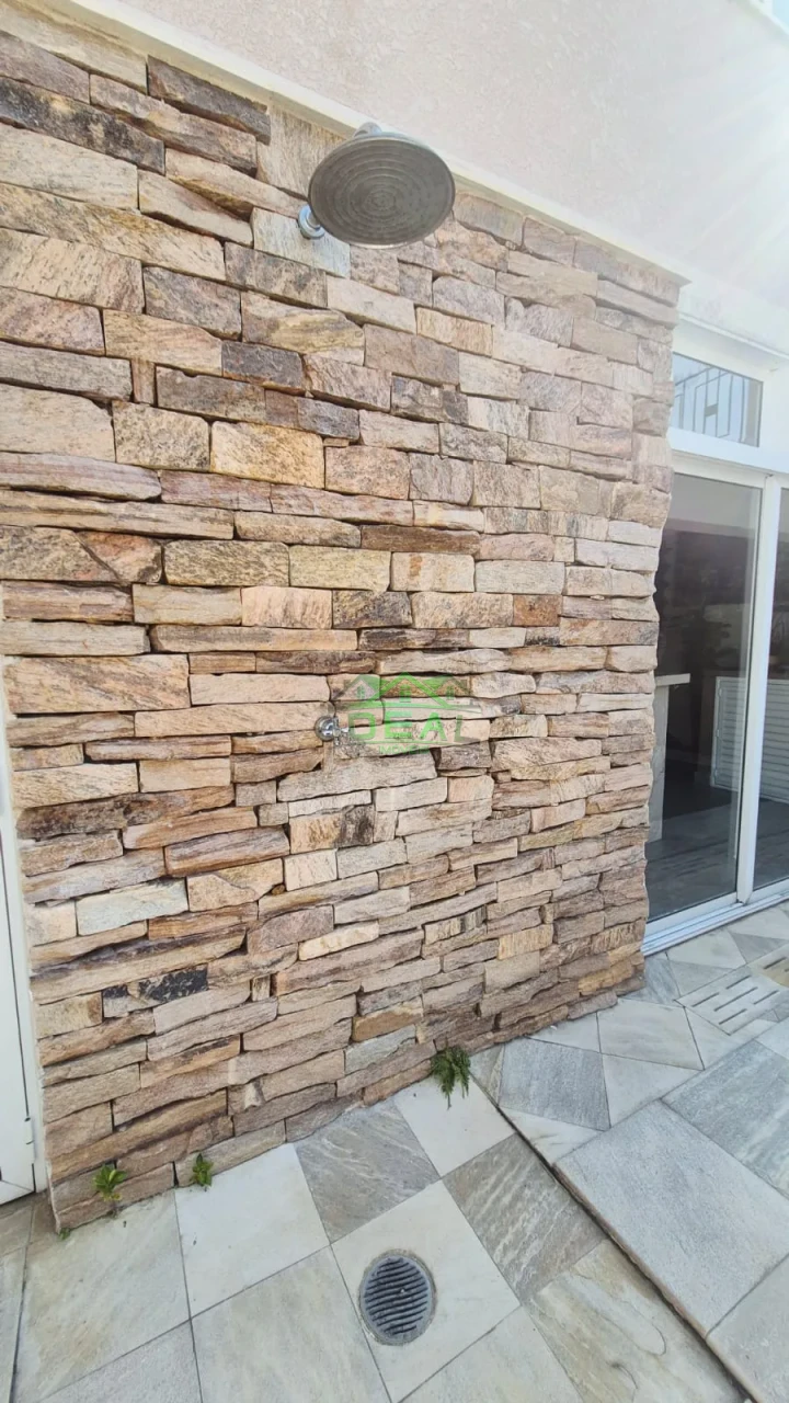 Imagens do imóveis Linda Casa com 4 suítes,6 vagas de garagem . Lazer completo