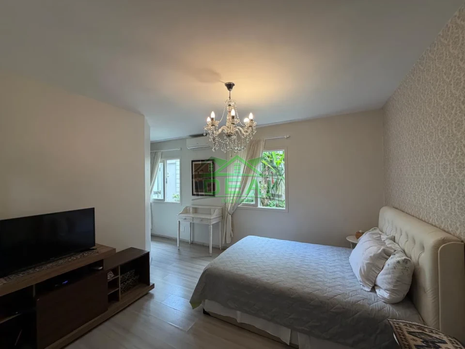 Imagens do imóveis Incomparavel Casa na Vila Madalena, 5 Suítes, 4 Vagas, Quintal e Churrasqueira