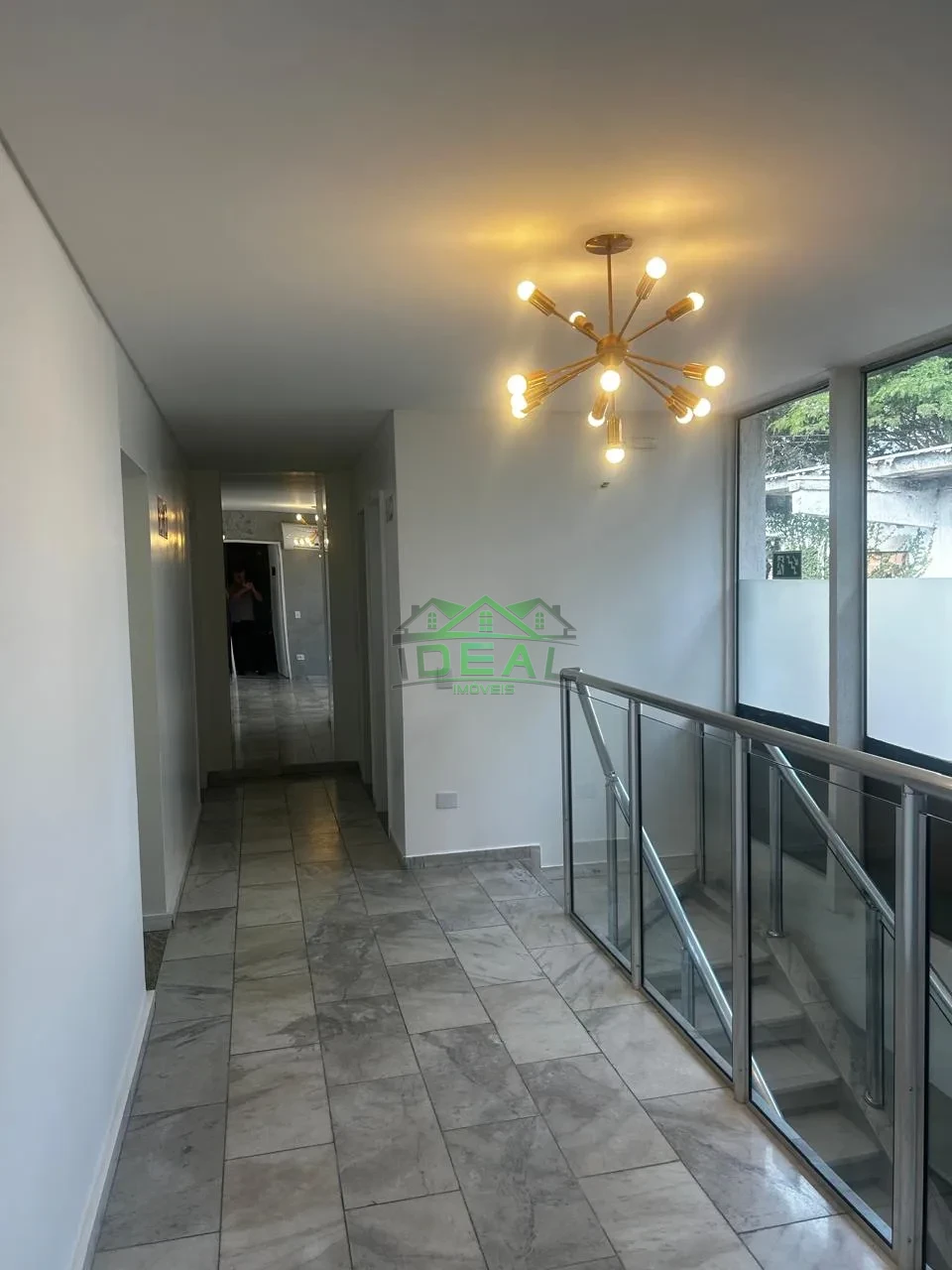 Sobrado Comercial de Alto Padrão | 425m², 19 Amplas Salas e 15 Vagas