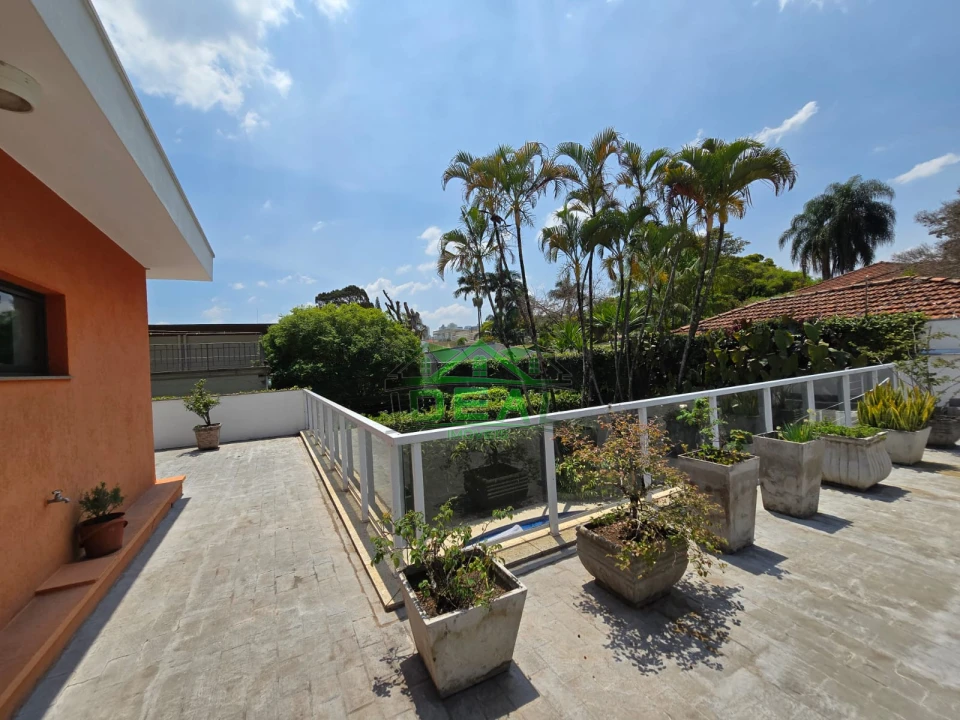 Casa Térrea para Venda no Alto de Pinheiros, 4 Dorms, 2 Suítes e 6 Vagas
