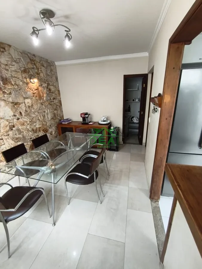 Sobrado para Locação ou Venda, Região Nobre | 3 dormitórios sendo 1 suíte, 3 banheiros, 2 vagas
