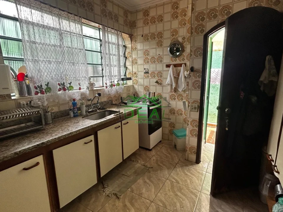 Sobrado  a venda  no Alto da Lapa, 3 dormitórios sendo 3 suítes, 4 vagas, 236 m