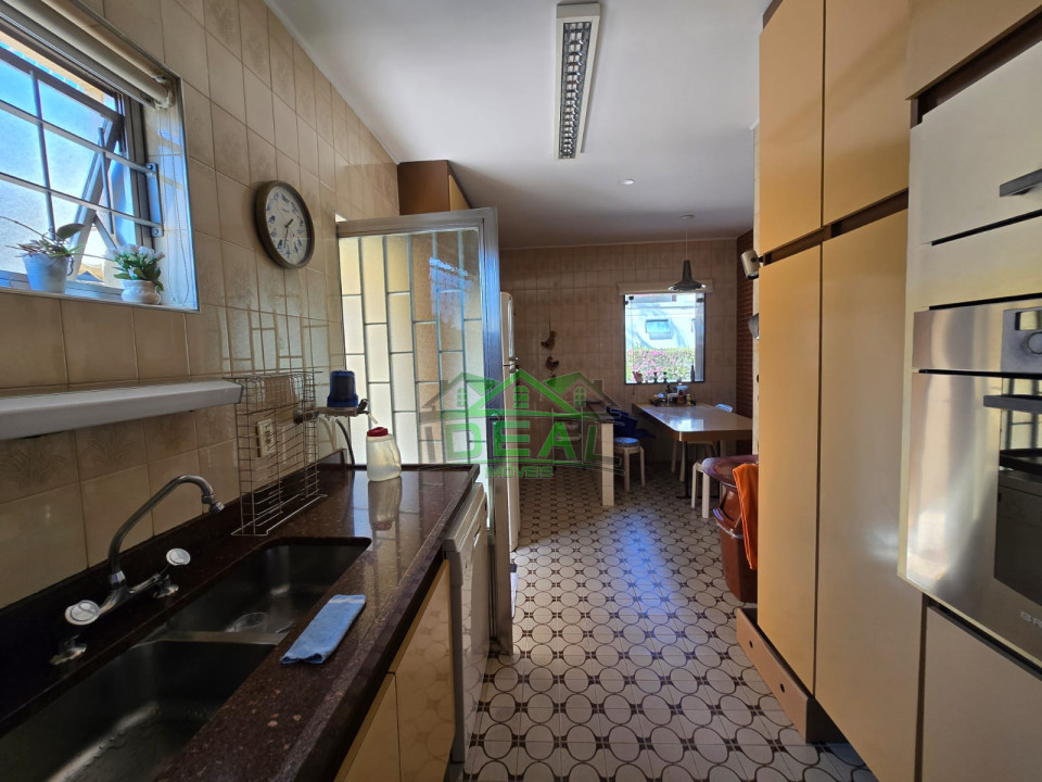 Casa à venda no Alto da Lapa, com possibilidade de uso residencial e comercial