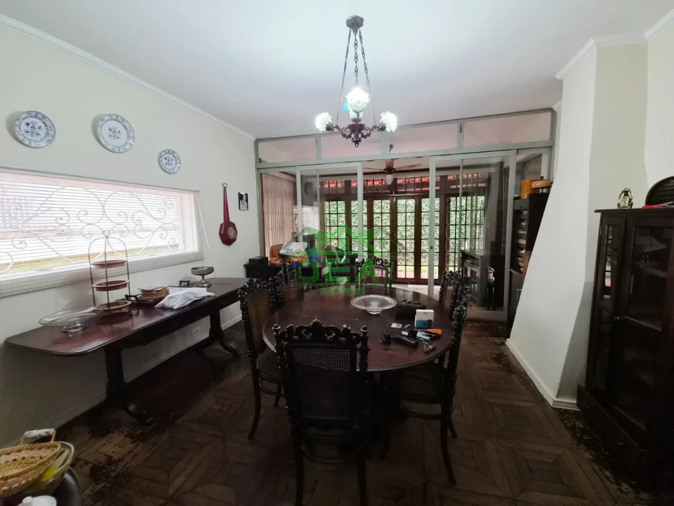Imagens do imóveis Excelente Imóvel, com 3 dormitórios, 6 vagas de garagem
