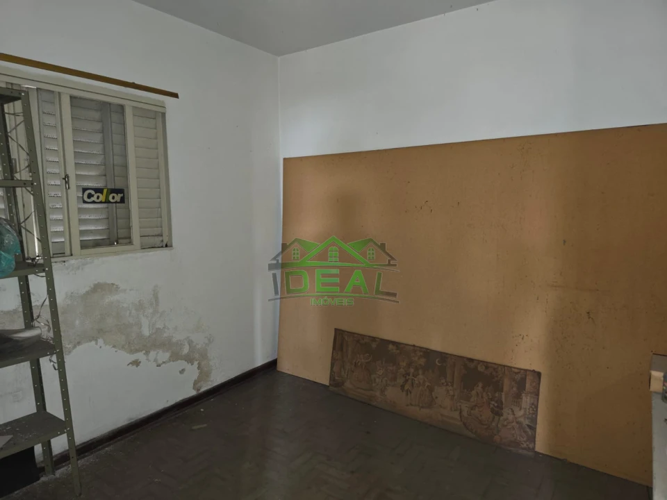 Casa Térrea disponível para Venda, com possibilidade de uso comercial ou residencial, localizada na Lapa.