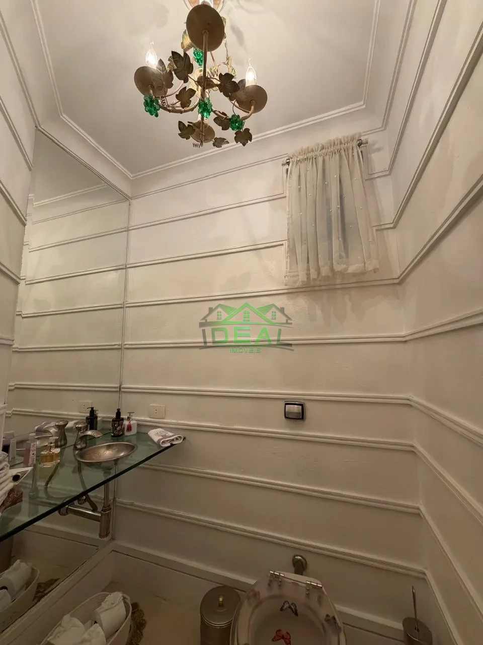 Imagens do imóveis Incomparavel Casa na Vila Madalena, 5 Suítes, 4 Vagas, Quintal e Churrasqueira