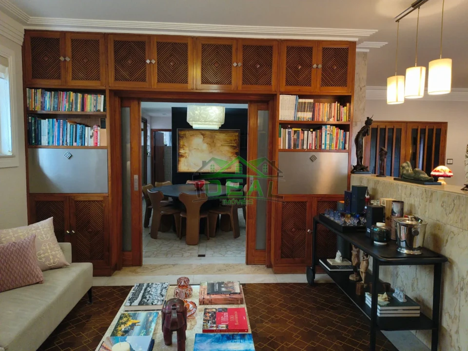 Imagens do imóveis Linda Casa com 4 suítes,6 vagas de garagem . Lazer completo
