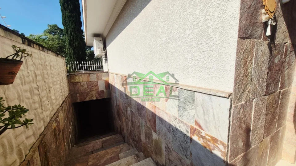 Imagens do imóveis Linda Casa com 4 suítes,6 vagas de garagem . Lazer completo