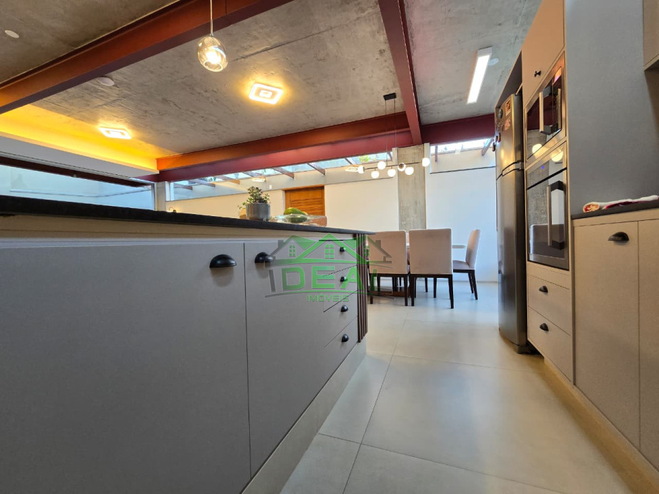 Nova casa de arquiteto à venda no Alto da Lapa!
