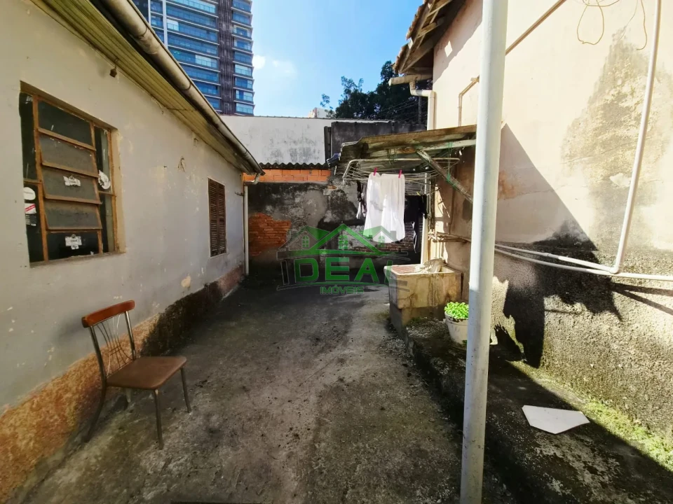 Casa térrea a venda, 2 casas no mesmo terreno, 3 vagas de garagem
