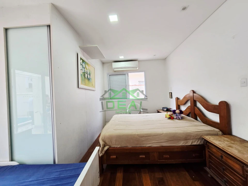 Casa Térrea Reformada na City Lapa, 4 Suítes, 6 Vagas, Piscina e Churrasqueira