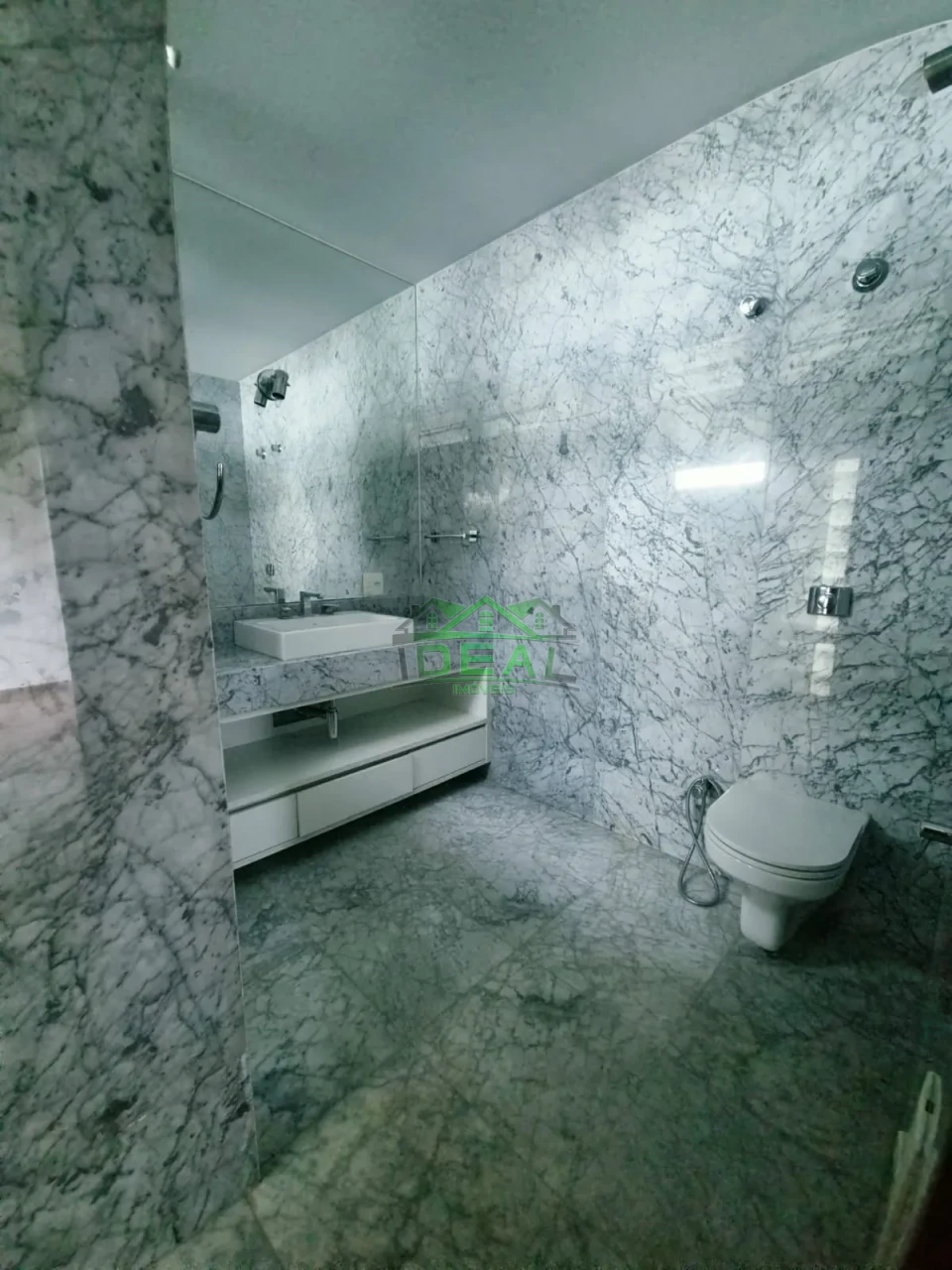 Imagens do imóveis Mansão para Venda Alto da Lapa, com 1.739 metros de terreno
