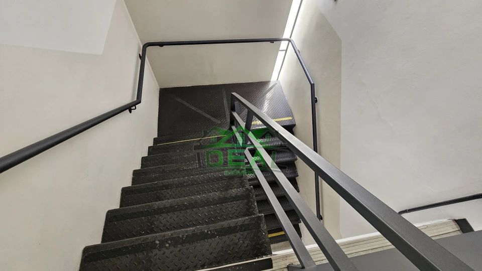 Venda Conjunto Comercial na Lapa, 9 salas, 20 vagas, 1459m²
