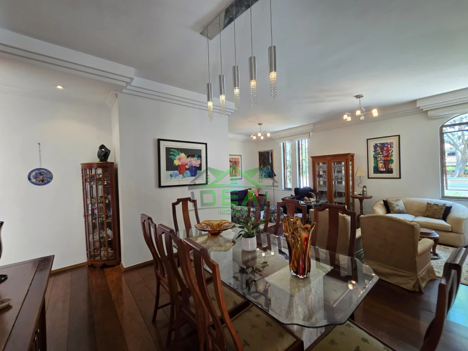 Casa Térrea para Venda no Alto de Pinheiros, 4 Dorms, 2 Suítes e 6 Vagas
