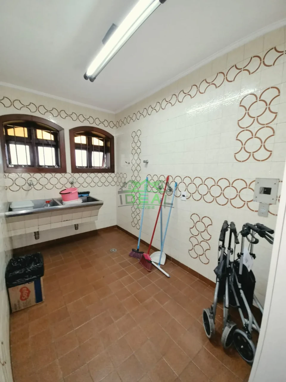 Casa Térrea para Locação com Dormitórios virando para piscina.