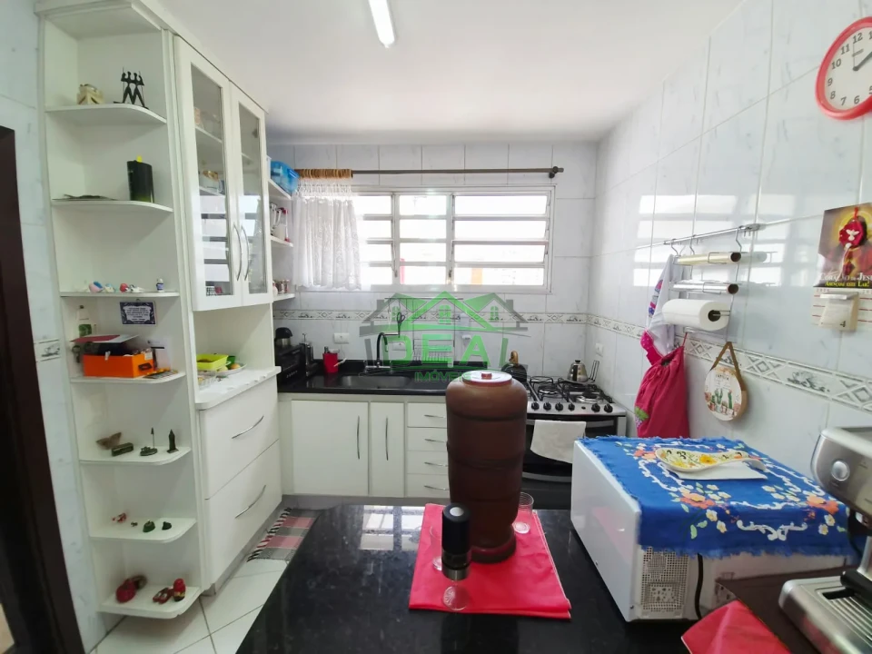 Casa Térrea a Venda- 4 Dormitórios sendo 1 suíte-2 vagas de garagem