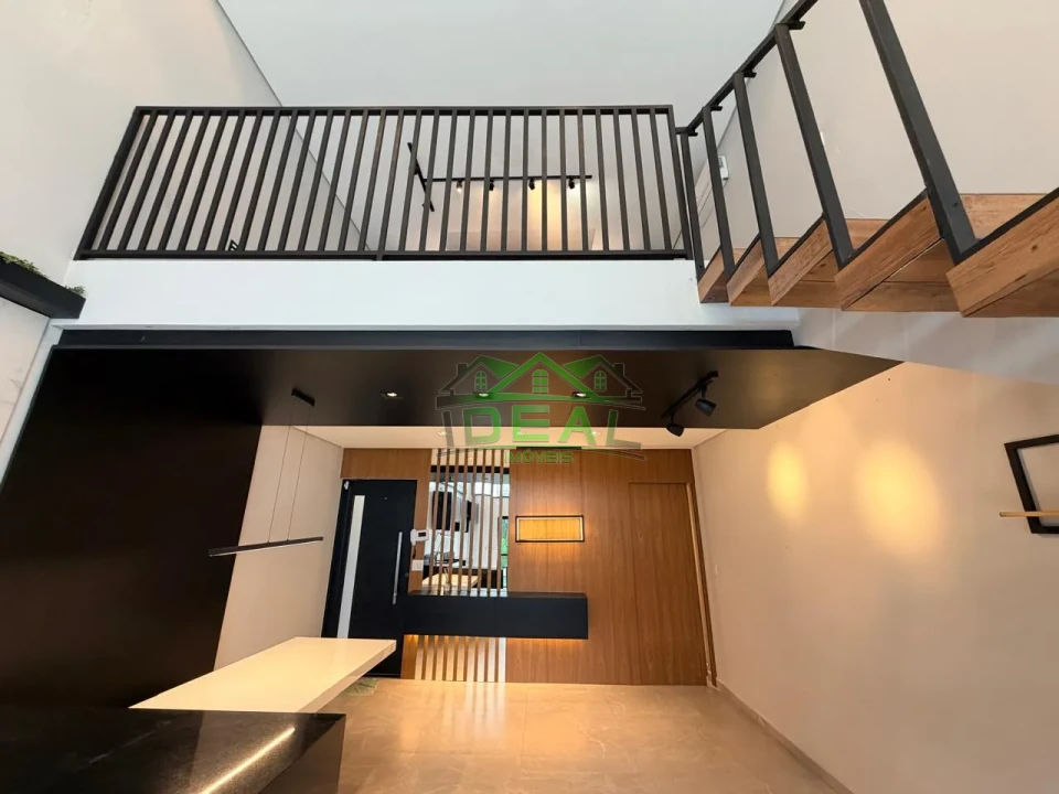 Sobrado Triplex com Pé-Direito Alto, Escritório e Terraço Gourmet no Alto da Lapa