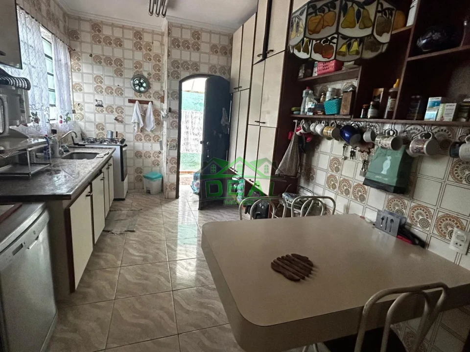 Sobrado  a venda  no Alto da Lapa, 3 dormitórios sendo 3 suítes, 4 vagas, 236 m