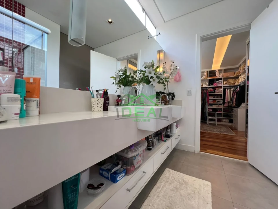 Imagens do imóveis Excelente Sobrado a Venda no Coração da City Lapa, 4Dormitórios sendo 2 suítes, 6 vagas