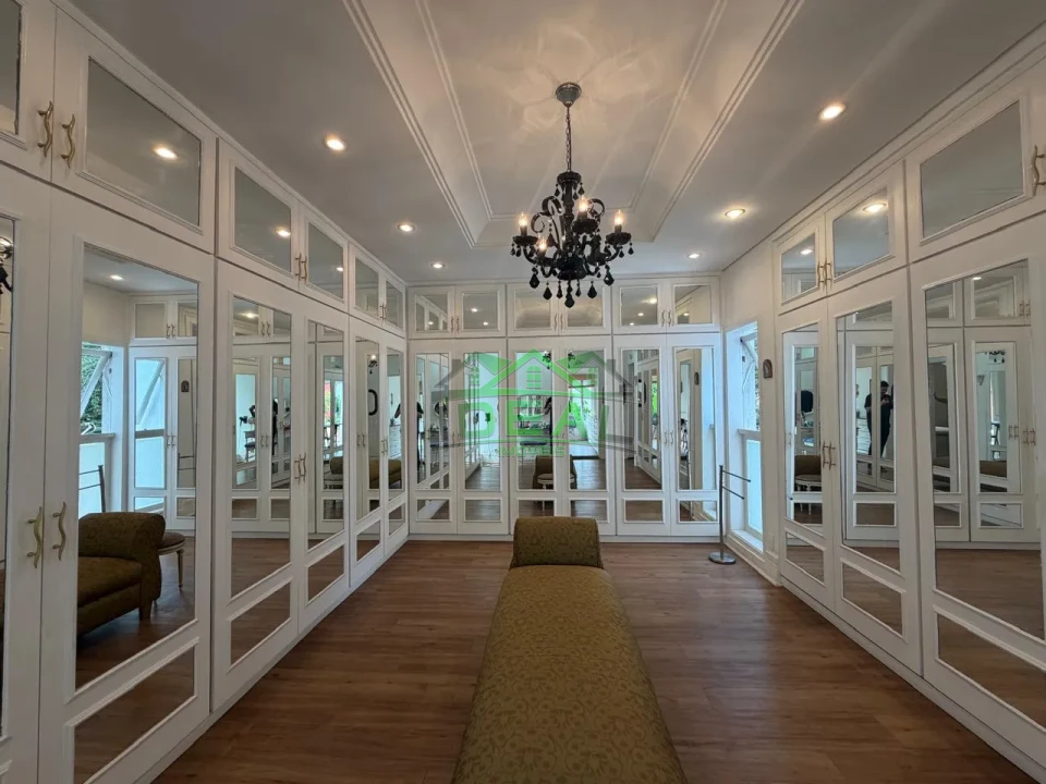 Imagens do imóveis Incomparavel Casa na Vila Madalena, 5 Suítes, 4 Vagas, Quintal e Churrasqueira