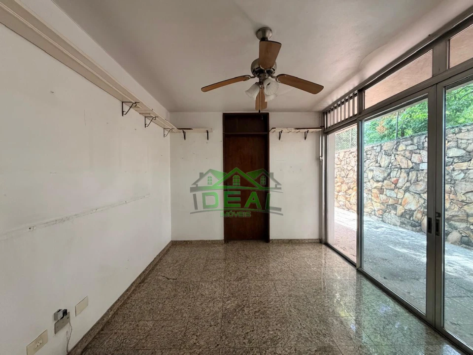 Casa para Venda no Alto de Pinheiros, 5 Dorms sendo 2 Suítes, 6 Vagas e Piscina