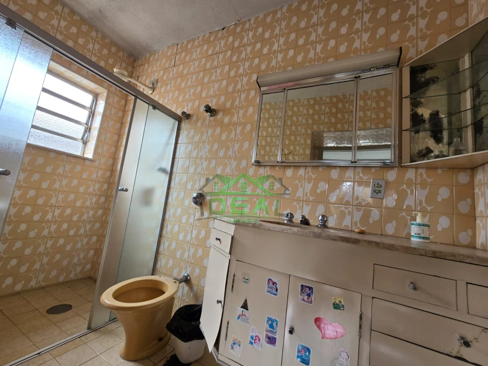 Casa Térrea disponível para Venda, com possibilidade de uso comercial ou residencial, localizada na Lapa.