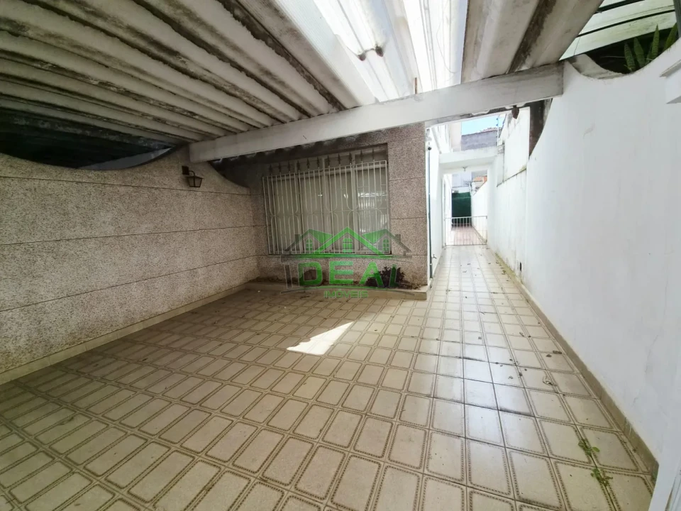 Sobrado a venda , 3 dormitórios sendo 1 suíte com varanda, 2 vagas de garagem