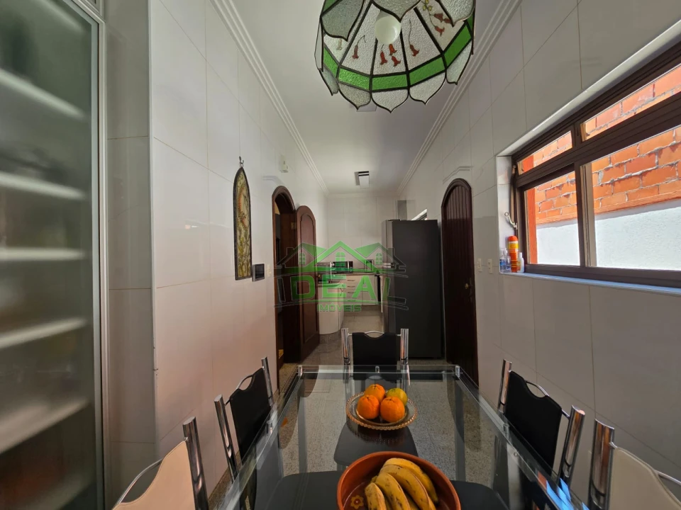 Casa Térrea para Venda no Alto de Pinheiros, 4 Dorms, 2 Suítes e 6 Vagas