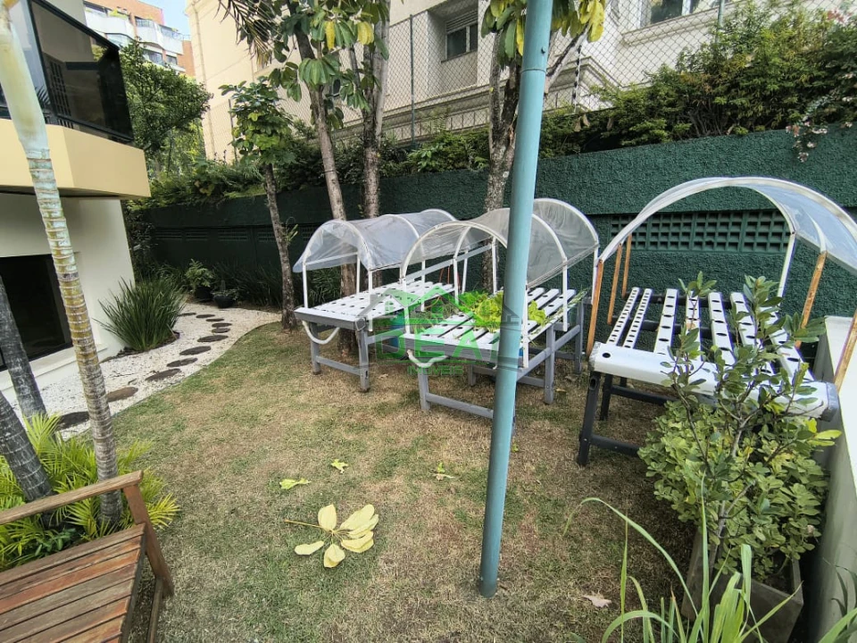 Apartamento a venda, Excelente Localização, 3 Dormitórios sendo 1 suíte, 2 vagas de garagem