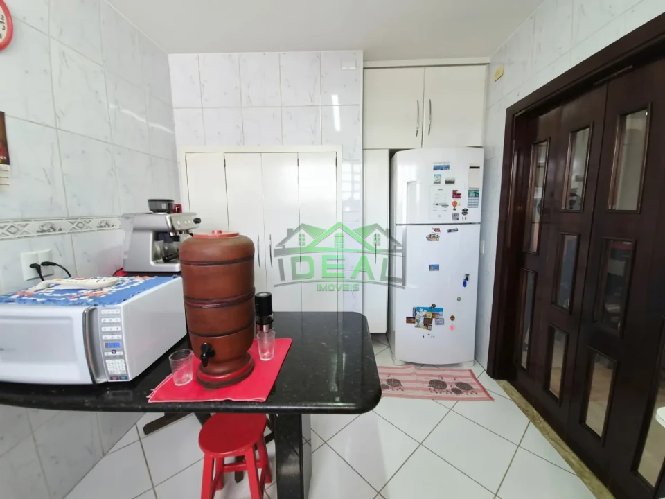 Casa Térrea a Venda- 4 Dormitórios sendo 1 suíte-2 vagas de garagem