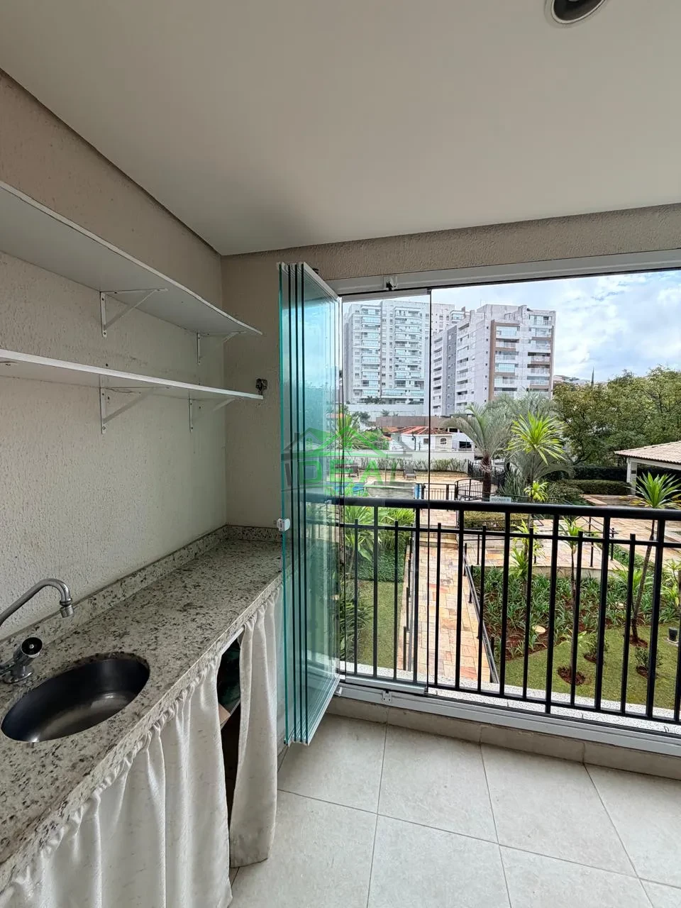 Apartamento para Locação na Vila Ipojuca, Varanda e Lazer Completo