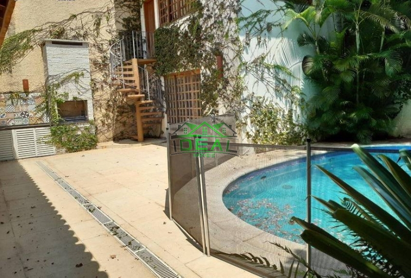 Aconchegante Sobrado com piscina para Venda no bairro Alto de Pinheiros. 521 m