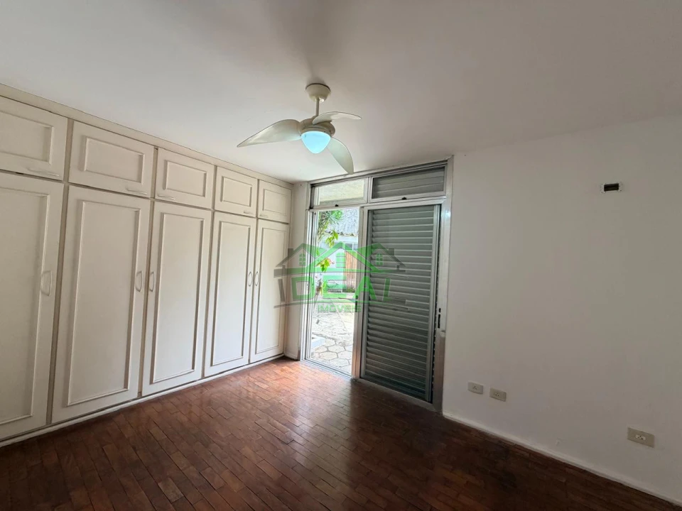 Casa para Venda no Alto de Pinheiros, 5 Dorms sendo 2 Suítes, 6 Vagas e Piscina