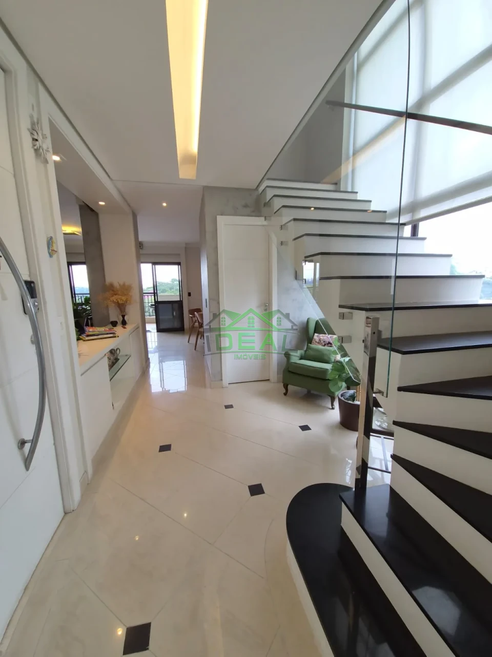 Imagens do imóveis Apartamento Duplex a venda, 3 suítes, 4 vagas de garagem