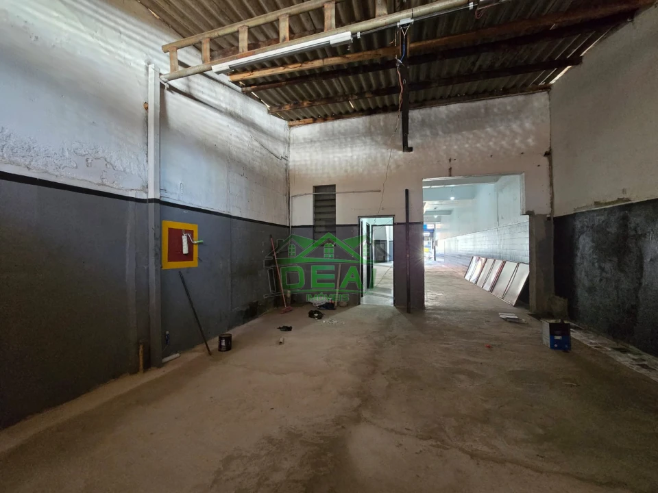 Salão Comercial para Locação na Vila Leopoldina, 2 Banheiros, 170 m²