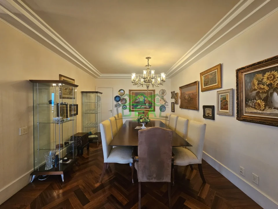 Apartamento de Alto Padrão  | 247m², 4 Suítes, 4 Vagas