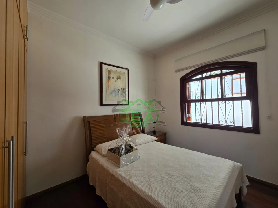 Casa Térrea para Venda no Alto de Pinheiros, 4 Dorms, 2 Suítes e 6 Vagas