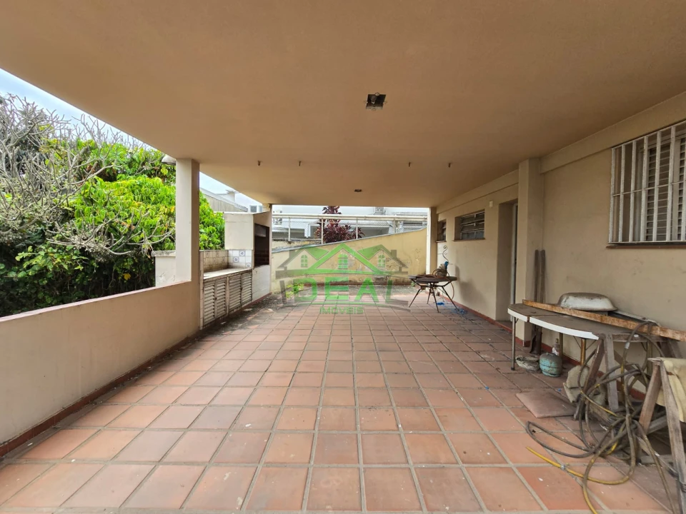 Casa Térrea disponível para Venda, com possibilidade de uso comercial ou residencial, localizada na Lapa.